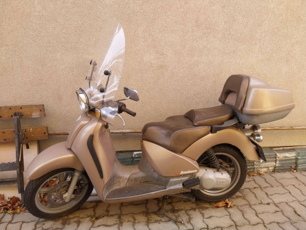 Aprilia Scarabeo robogó