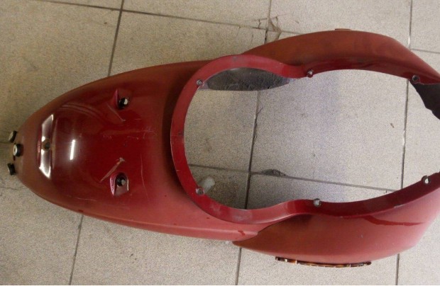 Aprilia Scarabeo ülés alatti idom
