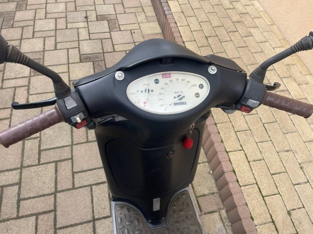 Aprilia Scarebo robog elad 
