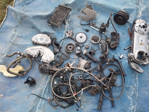 Aprilia Sport City alkatr�sz