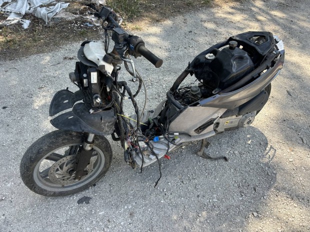 Aprilia Sportcity motor robogó segédmotor-kerékpár