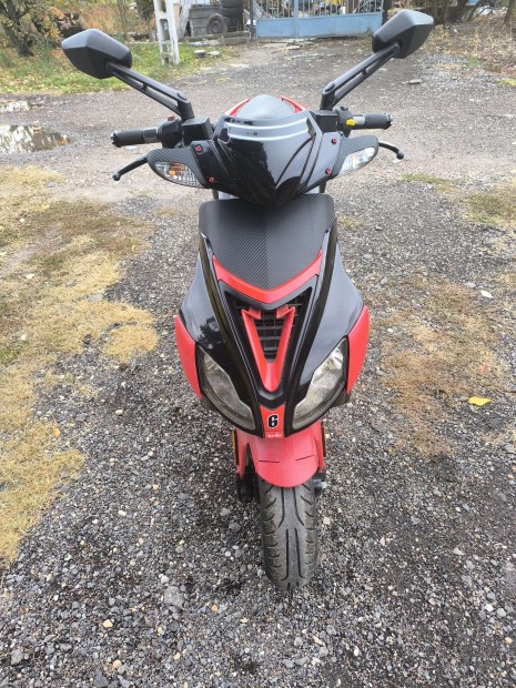 Aprilia Sr Factory 50 2T robog� 