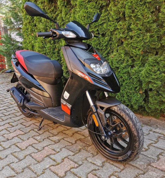 Aprilia Sr Motard robog 
