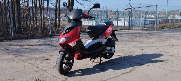 Aprilia Sr Street 50 elad 