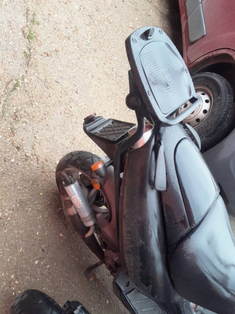 Aprilia Sr doboztartó csomagtartó eladó