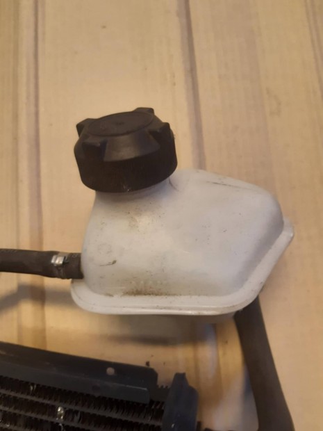 Aprilia Sr körüli lámpás modell kiegyenlítő tartály