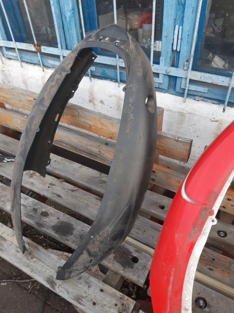 Aprilia Sr ülés alatti idom kör lámpás modell