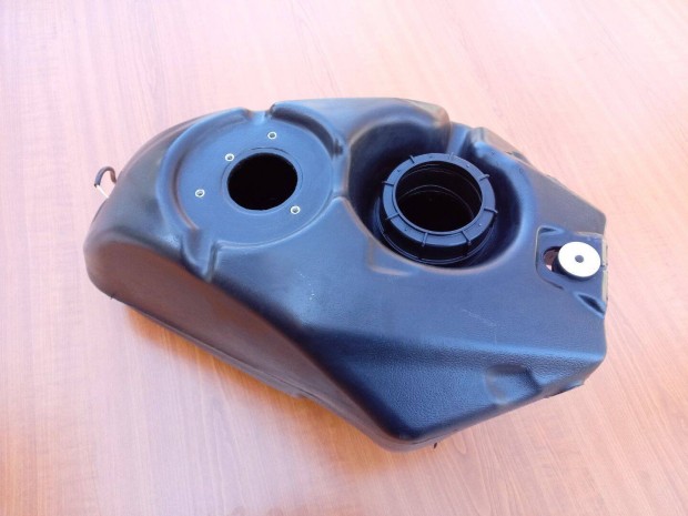 Aprilia Tuono 125 Tank s benzinszint jelad 08260