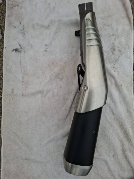 Aprilia V4 kipufog�