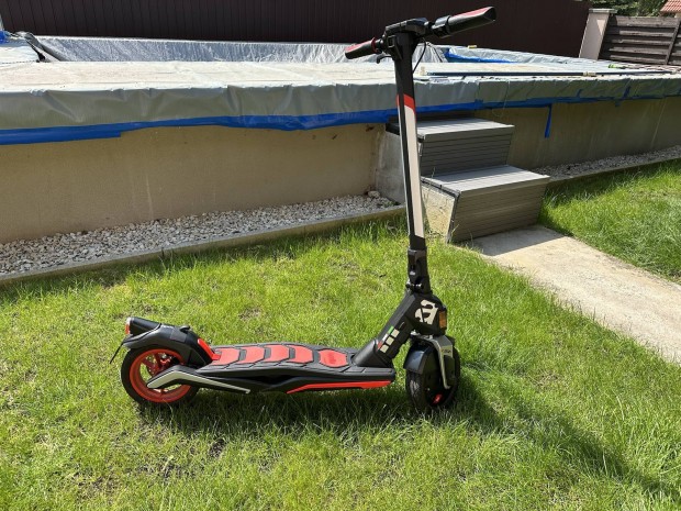 Aprilia  esr1 elektromos roller