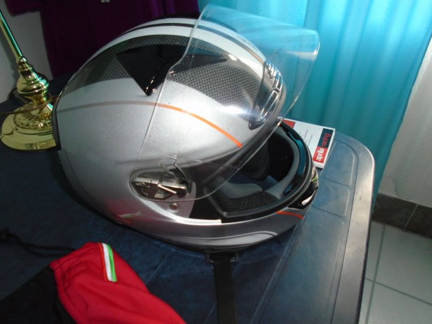 Aprilia bukósisak S-M méretben