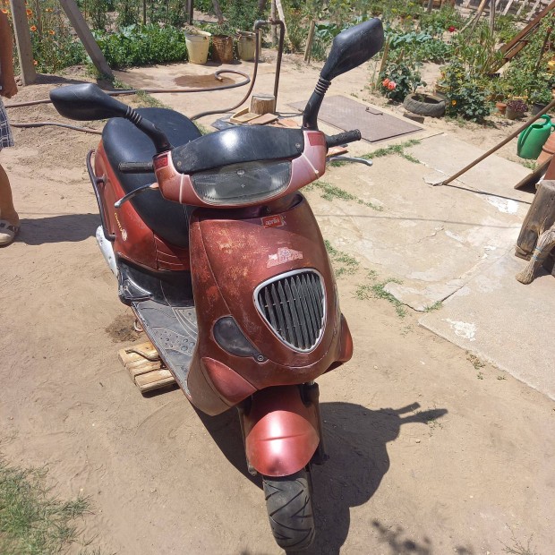 Aprilia robogó eladó