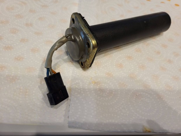 Aprilia robog� �zemanyagszintm�r�