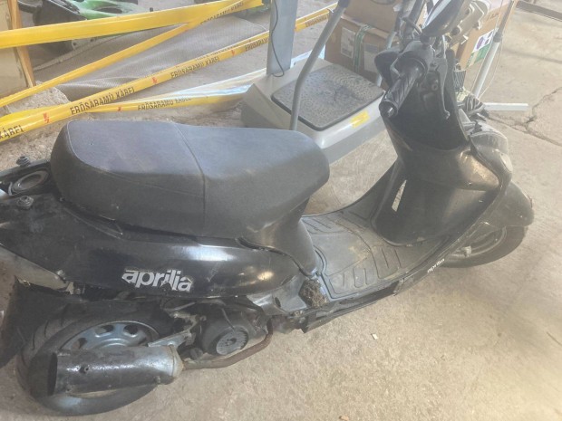 Aprilia robog vz + alkatrszek!
