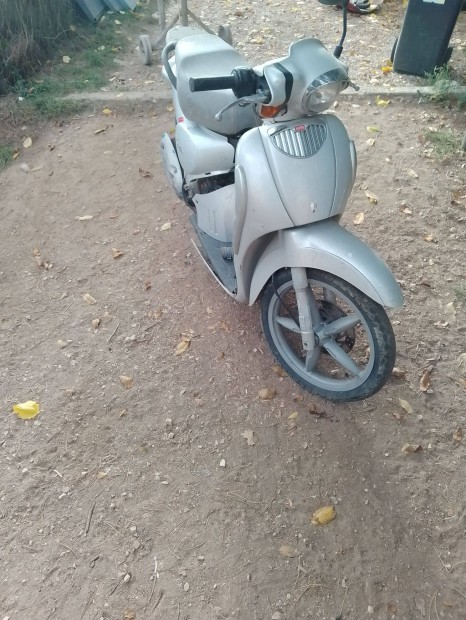 Aprilia scarabeo 100 4t 50 2t alkatr�szek alkatr�sz