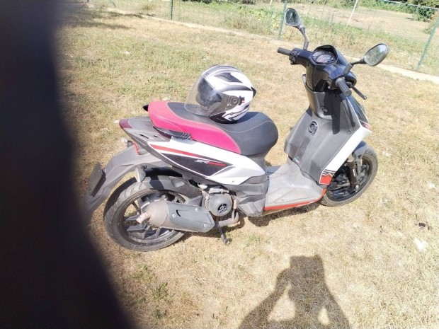 Aprilia sr 50 motard
