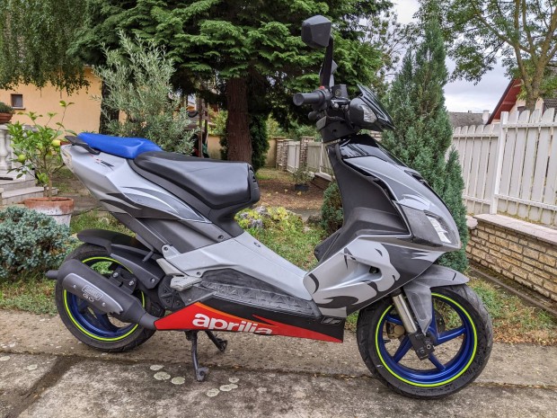 Aprilia sr 50 r factory