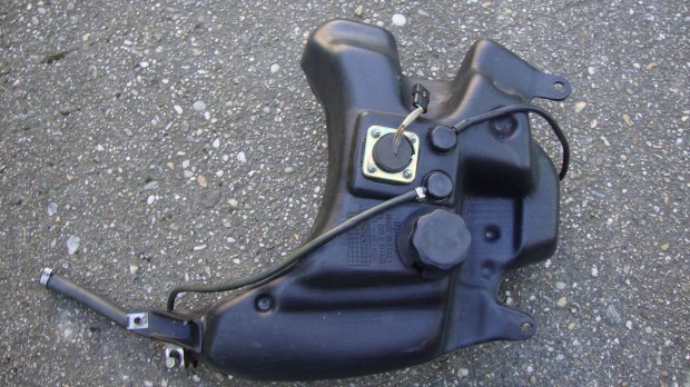 Aprilia sr tank elad!