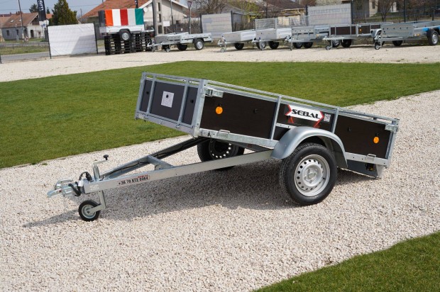 �prilis 30-ig akci�s billen�s ut�nfut� (200x132cm) + rendsz�m Szegeden