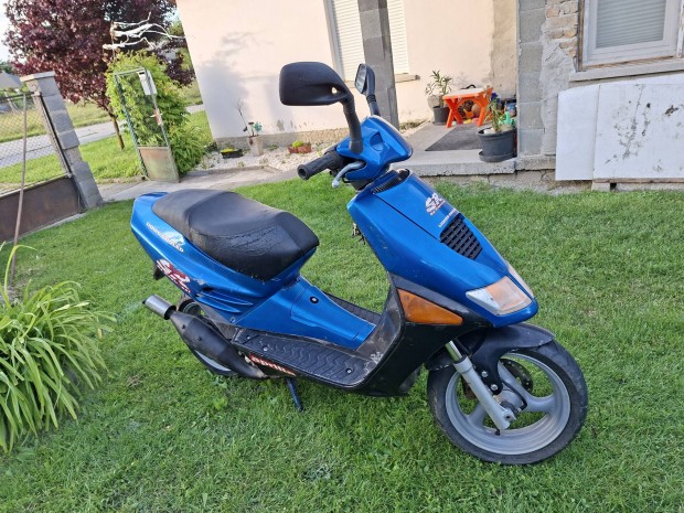 Aprillia SR 50cm3 Robogó Viz hütéses