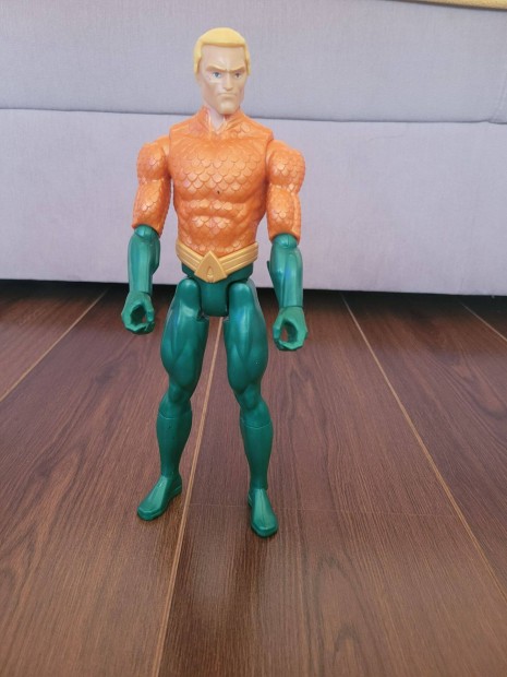 Aquaman 30 cm magas figura elad!