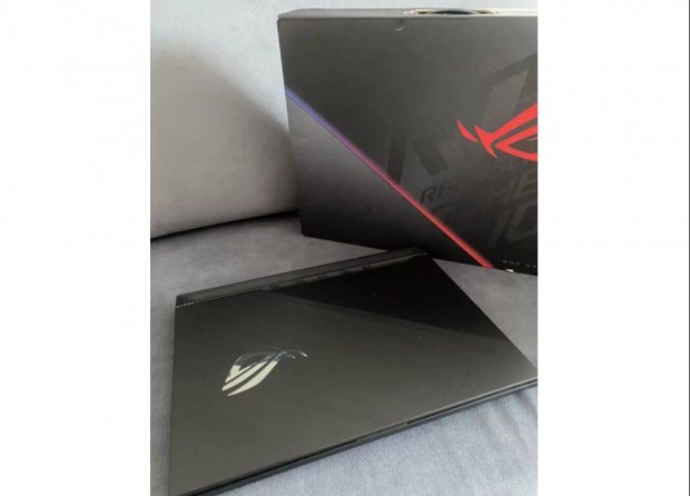 r altt Asus gaming laptop elad 256GB SSD + 750GB HDD