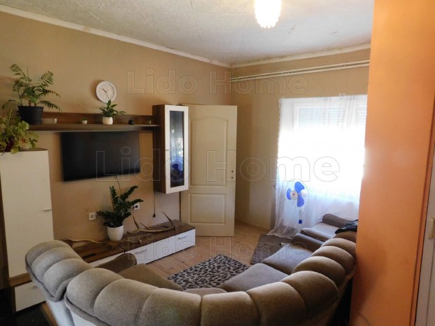 �r cs�kken�s! K�nyelmes csal�di h�z Balatont�l 10km-re!