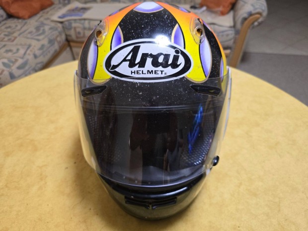 Arai Quantum motoros bukósisak