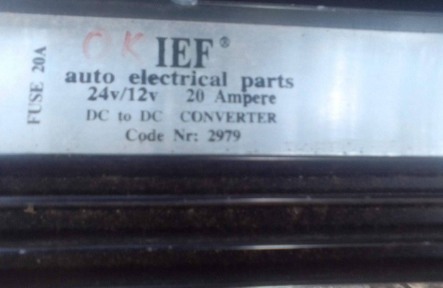 Áramátalakító ínverter24V-12V-ra