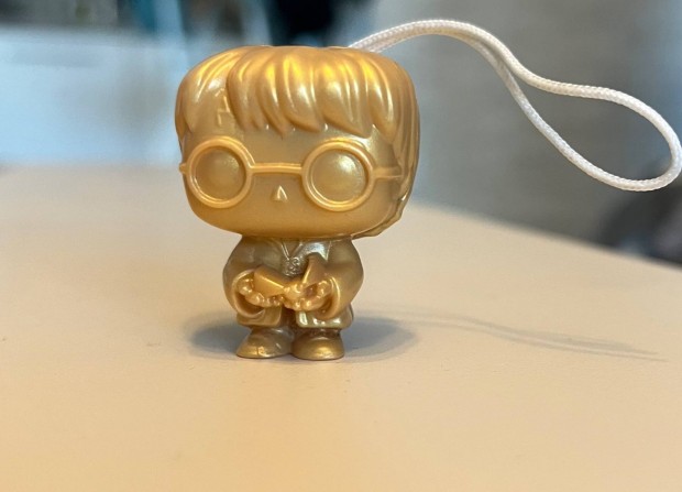 Arany Harry Potter Kinder Joy figura