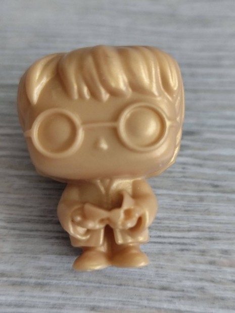 Arany színű Harry Potter Kinder Joy gyűjthető figura