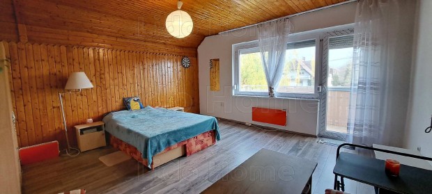 �rcs�kken�s! H�rom szintes ikerh�z fele elad� �j tet�vel