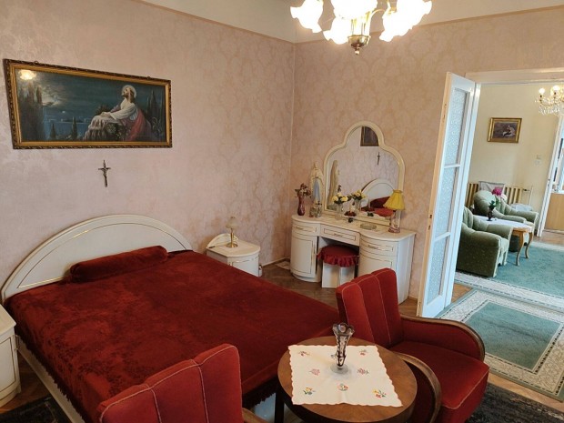 �rcs�kken�s! K�l�nleges Ingatlan Gy�ngy�s Belv�ros�ban Borospinc�vel