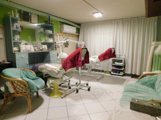 �rcs�kken�s!!! Belv�rosi, kiv�l� elhelyezked�s� f�ldszinti