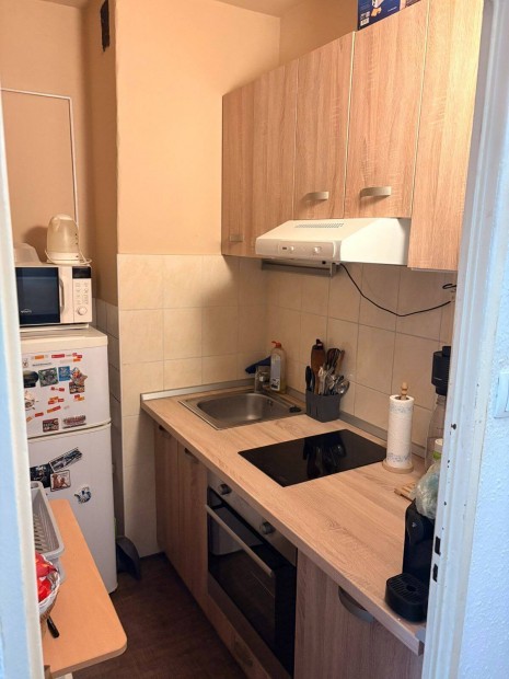 �rcs�kken�s!!! P�csett egyetemk�zeli fel�j�tott 1,5 sz. lak�s elad�