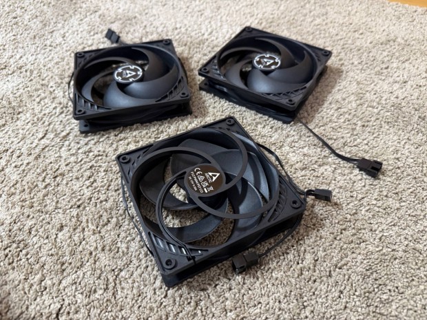 Arctic P12 PWM PST Ház Hűtő Ventilátor 12CM