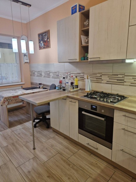 �res�s! Szabadbatty�nban 100nm-es 3szob�s fel�j�tott h�z, 950 telken