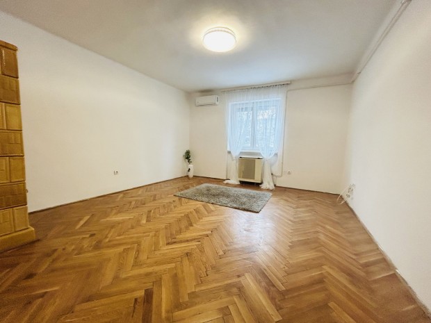 �res�s!!! 3 szob�s, f�ldszinti otthon elad� z�ld k�rnyezetben.