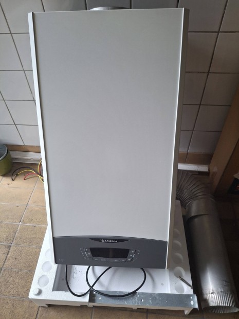 Ariston clas x 24CF EU kéményes fali kombi gázkazán