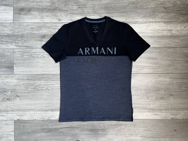 Armani Exchange V nyak pl