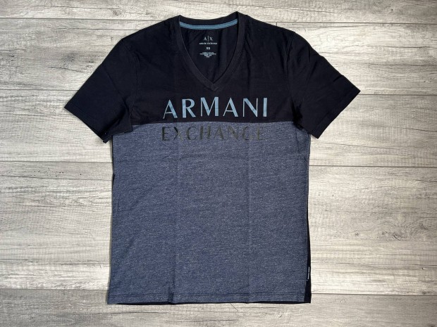 Armani Exchange V nyak pl