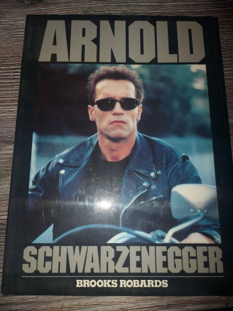 Arnold Schwarzenegger klnleges letrajzi knyv j Veszprm 4900Ft