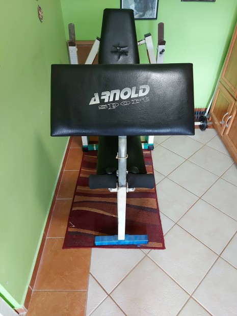Arnoldsport Edzőpad súlyokkal és kellékekkel