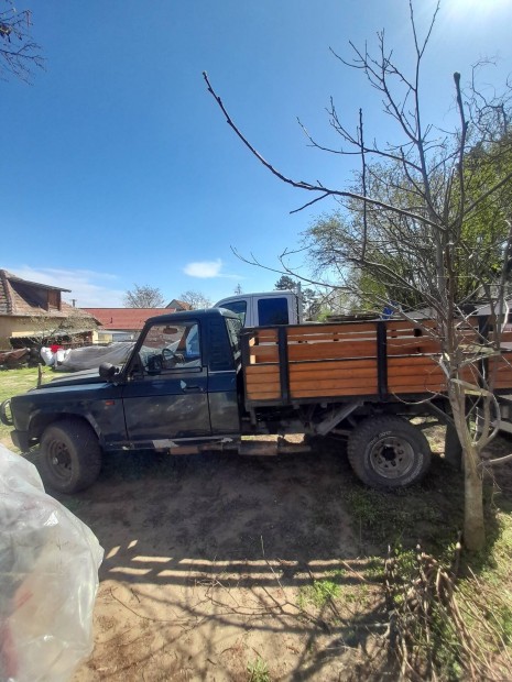 Aro 320, 1998, gyárilag Peugeot 2,5td motoros.