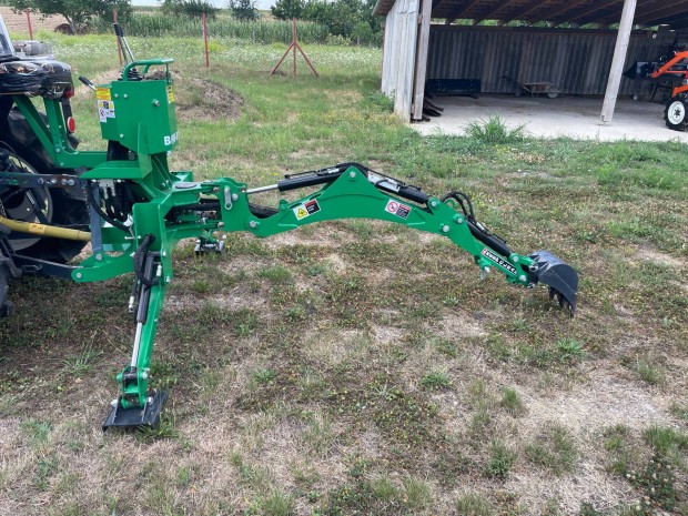 Árokásó Minikotró Kardánnal Hajtott traktor kistraktor japán