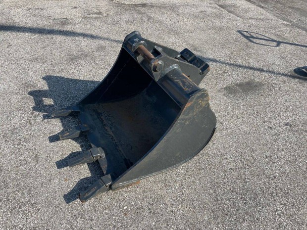 �rok�s� kan�l 70 cm. Komatsu MIDI gy�ri