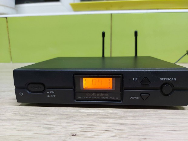 ron alul Audio Technika ATW-R2100 Vezetk nlkli Eszkzkhz