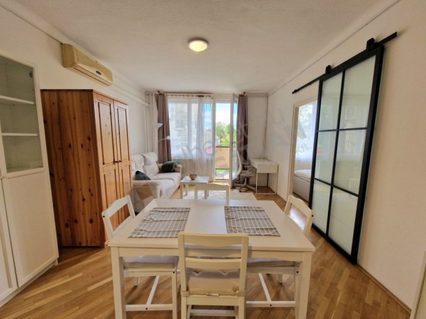 �rp�d �ton elad� fel�j�tott 51 nm 2 szob�s erk�lyes lak�s