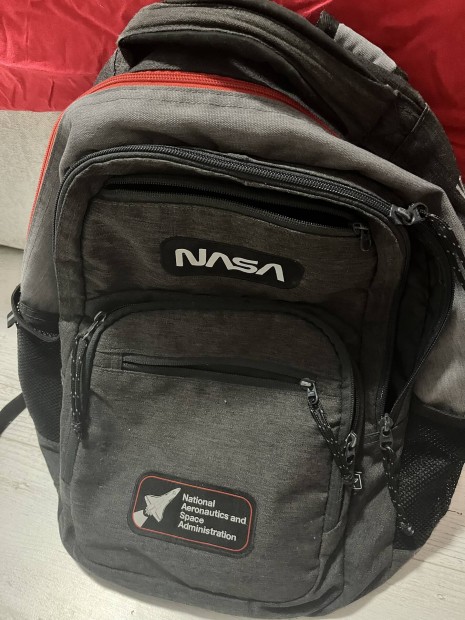 Ars Una Nasa iskolatáska