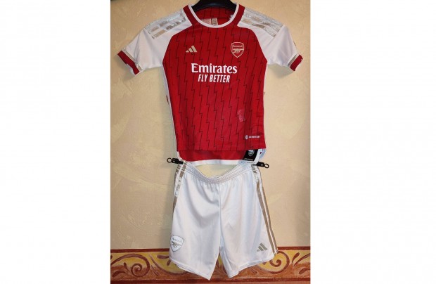 Arsenal eredeti adidas piros fehér gyerek mez szett (116)
